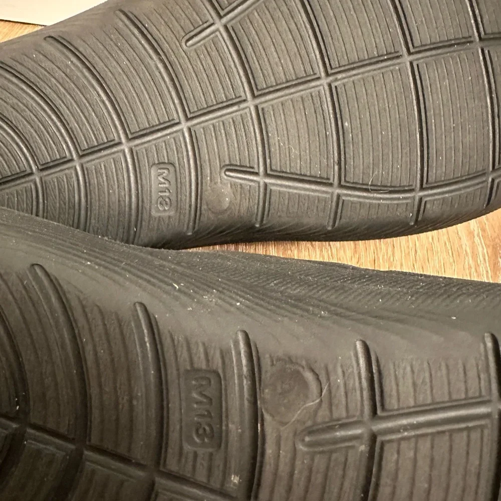 Men’s Under Armour Black Slide Rubber Sandals size 13 - Picture 3 of 4